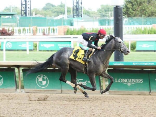 V V's Dream, Mitole's first winner, cruises home at Chruchill Downs - Coady photography