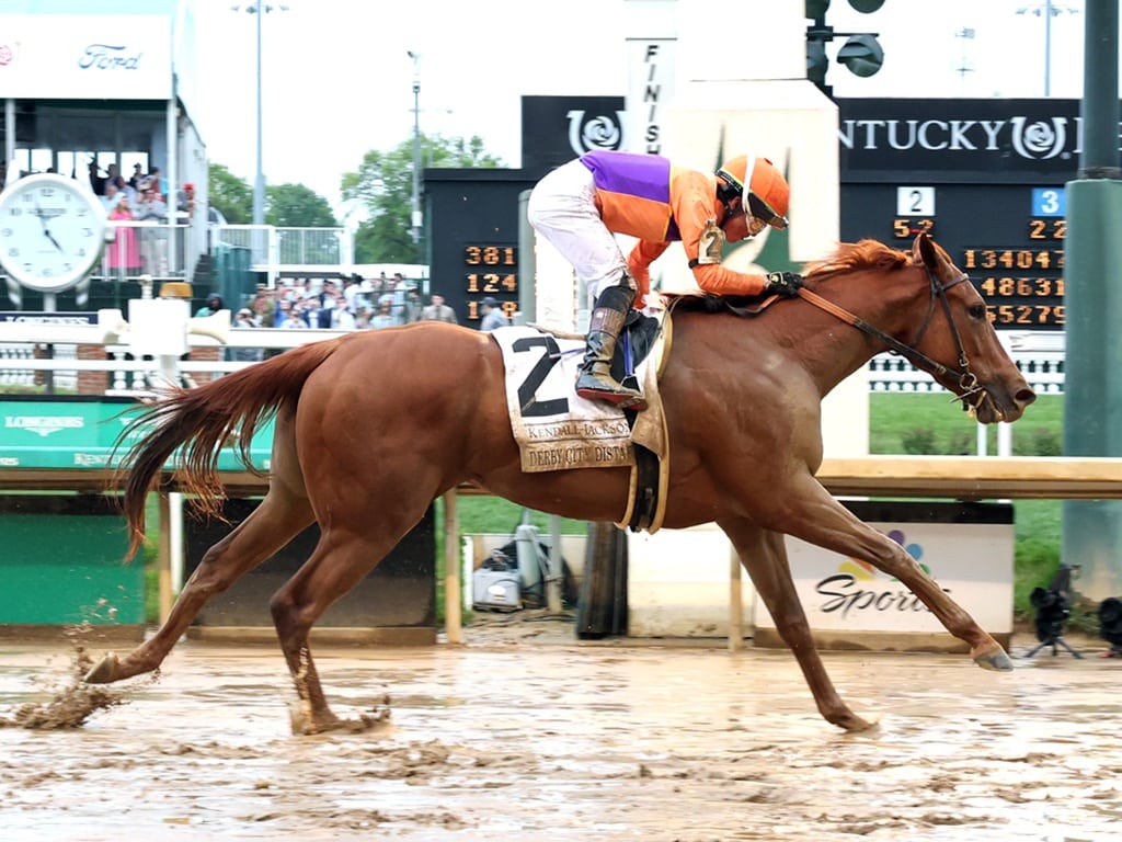 Kopion strides home first in the 2025 Derby City Distaff S. (G1) - Coady Media
