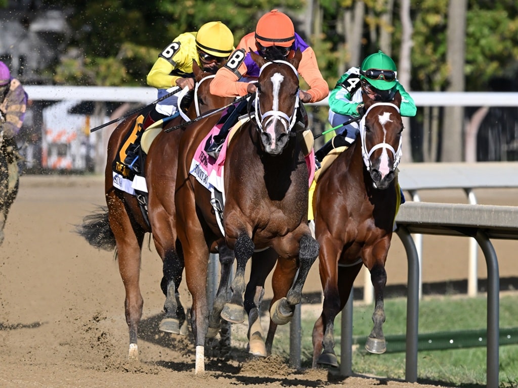 Tommy Jo turns for home in the Spinaway S. (G1) - Dom Napolitano/NYRA