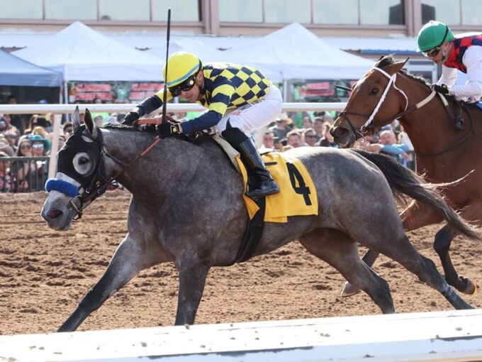 Bottle of Rouge stretches to the wire in the Sunland Park Oaks - Coady media
